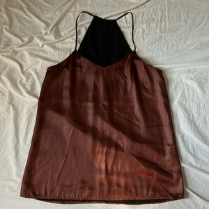 Reversible tank